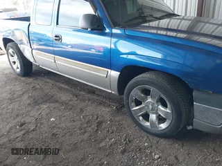 2003 Chevrolet Silverado 1500 with VIN 2GCEC19T731227114, listed as a IAAI auction lot 41858802 with 60,815 mi miles. Bid and sale history available at carsss.com. Image 6.