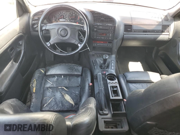 1997 BMW M3 z VIN WBSCD9326VEE06423, wystawiony jako Copart lot #54953975 z przebiegiem 193 185 mil mil oraz Szkody całkowita. Historia ofert i sprzedaży dostępna na DreamBid. Obrazek 8.