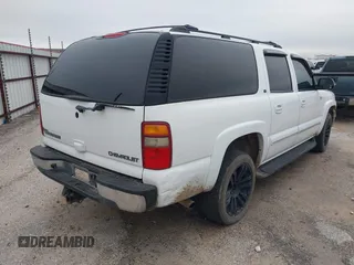 2002 Chevrolet Suburban LS with VIN 3GNEC16Z92G180545, listed as a IAAI auction lot 41391354 with 213,477 mi miles. Bid and sale history available at carsss.com. Image 4.