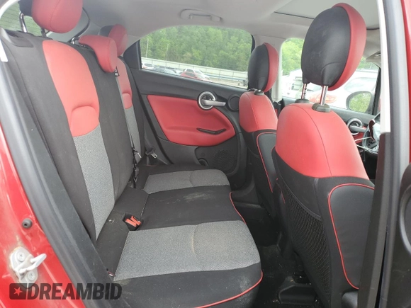 2016 FIAT 500X Easy z VIN ZFBCFYBT3GP351572, wystawiony jako Copart lot #56774675 z przebiegiem 111 344 mil mil oraz Szkoda całkowita • Salvage title. Historia ofert i sprzedaży dostępna na DreamBid. Obrazek 10.