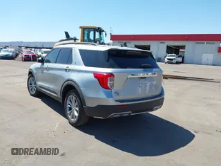 2024 Ford Explorer XLT z VIN 1FMSK7DH8RGA81728, wystawiony jako IAAI lot #41671142 z przebiegiem 1 220 mil mil oraz . Historia ofert i sprzedaży dostępna na DreamBid. Obrazek 3.