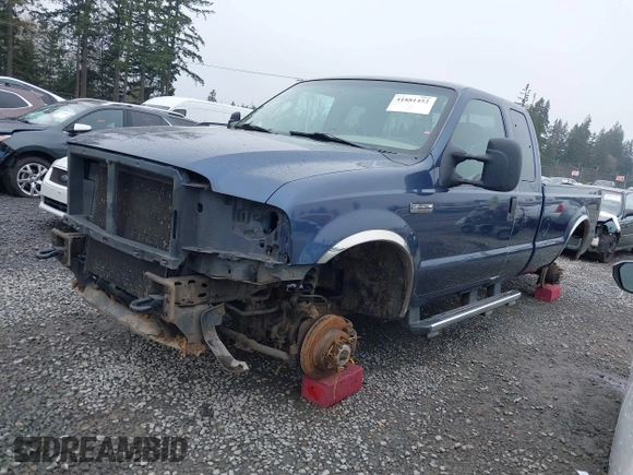 2005 Ford Super Duty F-250 XL with VIN 1FTSX21545ED39073, listed as a IAAI auction lot 41881452 with 117,709 mi miles. Bid and sale history available at carsss.com. Image 2.