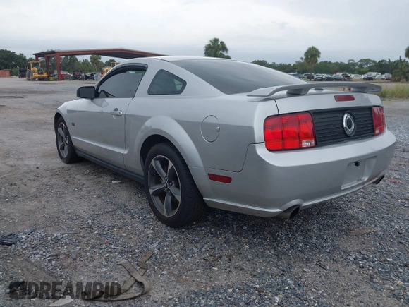 2007 Ford Mustang GT Deluxe with VIN 1ZVFT82H575250931, listed as a IAAI auction lot 42631956 with 152,886 mi miles and . Bid and sale history available at DreamBid. Image 3.