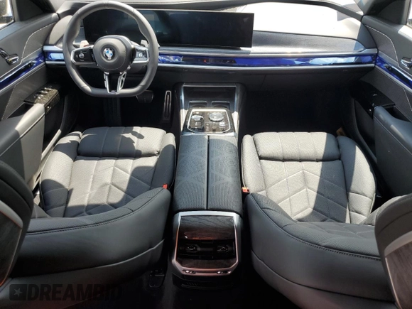 2025 BMW 7 Series 740i xDrive with VIN WBA33EH07SCU55254, listed as a Copart auction lot 62841015 with 4,314 mi miles and Clean title. Bid and sale history available at DreamBid. Image 8.