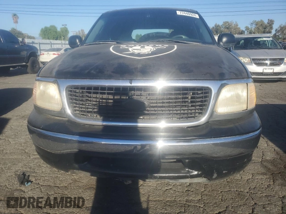 2000 Ford Expedition XLT with VIN 1FMRU15L9YLA82997, listed as a Copart auction lot 77440924 with 0 mi miles and Clean Title. Bid and sale history available at carsss.com. Image 5.