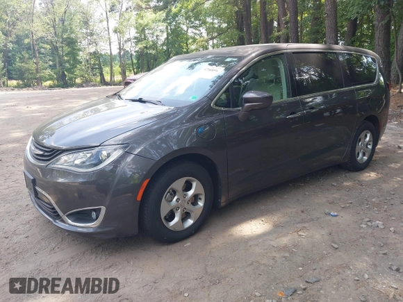 2018 Chrysler Pacifica Hybrid Touring Plus с VIN 2C4RC1H70JR187642, выставлен на аукционе IAAI как лот 42568596 с пробегом 48 907 миль миль и . История ставок и продаж доступна на DreamBid. Изображение 17.