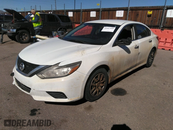 2016 Nissan Altima S with VIN 1N4AL3AP2GN317581, listed as a IAAI auction lot 41687949 with 271,000 mi miles and . Bid and sale history available at carsss.com. Image 2.