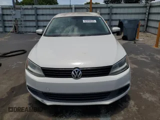 2014 Volkswagen Jetta SE with VIN 3VWD17AJ9EM366958, listed as a Copart auction lot 62948535 with 120,078 mi miles and Clean title. Bid and sale history available at DreamBid. Image 5.