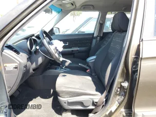 2013 Kia Soul + z VIN KNDJT2A62D7532020, wystawiony jako Copart lot #55184065 z przebiegiem 177 074 mil mil oraz Szkoda całkowita • Salvage title. Historia ofert i sprzedaży dostępna na DreamBid. Obrazek 7.