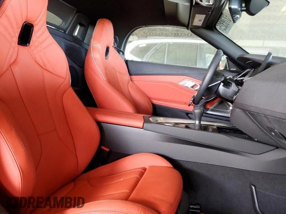 2025 BMW Z4 sDriveM40i with VIN WBAHF9C05SWY43531, listed as a Copart auction lot 46370325 with 1,943 mi miles and Salvage Title. Bid and sale history available at carsss.com. Image 10.