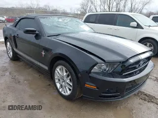 2013 Ford Mustang V6 with VIN 1ZVBP8EM0D5235714, listed as a IAAI auction lot 42016686 with 40,336 mi miles and . Bid and sale history available at DreamBid. Image 1.