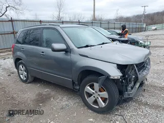 2010 Suzuki Grand Vitara Limited z VIN JS3TE0D73A4100191, wystawiony jako IAAI lot #41716351 z przebiegiem 71 656 mil mil oraz . Historia ofert i sprzedaży dostępna na DreamBid. Obrazek 1.