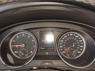 2018 Volkswagen Atlas SE with VIN 1V2CR2CAXJC594811, listed as a IAAI auction lot 42408595 with 65,247 mi miles and . Bid and sale history available at DreamBid. Image 7.