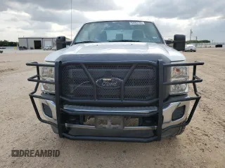 2015 Ford F-250 XLT z VIN 1FT7X2B68FEB55897, wystawiony jako Copart lot #54663105 z przebiegiem 65 128 mil mil oraz Czysty tytuł • Clean title. Historia ofert i sprzedaży dostępna na DreamBid. Obrazek 5.