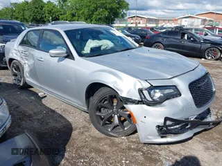 2021 Chrysler 300 S с VIN 2C3CCABTXMH509150, выставлен на аукционе IAAI как лот 42356603 с пробегом 43 873 миль миль и . История ставок и продаж доступна на DreamBid. Изображение 1.