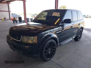 2013 Land Rover Range Rover Sport HSE z VIN SALSF2D40DA788898, wystawiony jako IAAI lot #42679854 z przebiegiem 123 125 mil mil oraz . Historia ofert i sprzedaży dostępna na DreamBid. Obrazek 17.