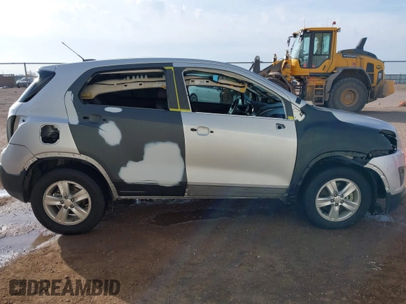 2015 Chevrolet Trax LT with VIN 3GNCJRSB0FL172030, listed as a IAAI auction lot 41523985 with 82,427 mi miles. Bid and sale history available at carsss.com. Image 14.