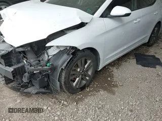 2017 Hyundai Elantra SE z VIN 5NPD84LF7HH181890, wystawiony jako IAAI lot #41823659 z przebiegiem 64 787 mil mil oraz . Historia ofert i sprzedaży dostępna na DreamBid. Obrazek 2.