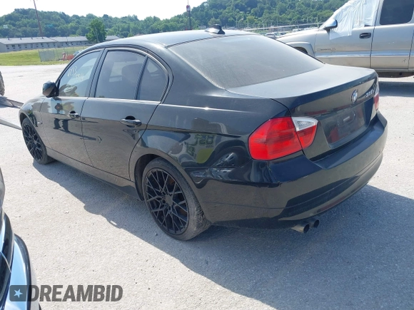 2007 BMW 3 Series 328xi с VIN WBAVC93567K032567, выставлен на аукционе IAAI как лот 42335514 с пробегом Не указан миль и . История ставок и продаж доступна на DreamBid. Изображение 3.
