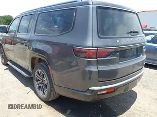 2024 Jeep Wagoneer Series II с VIN 1C4SJRBP2RS177770, выставлен на аукционе IAAI как лот 42448555 с пробегом 22 053 миль миль и . История ставок и продаж доступна на DreamBid. Изображение 3.