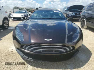 2020 Aston Martin DB11 z VIN SCFRMFCW6LGM09132, wystawiony jako Copart lot #73692314 z przebiegiem Nie podano mil oraz Nie do naprawy. Historia ofert i sprzedaży dostępna na DreamBid. Obrazek 5.