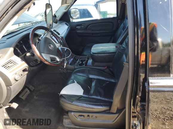 2007 Cadillac Escalade z VIN 1GYFK63807R187572, wystawiony jako Copart lot #54098225 z przebiegiem Nie podano mil oraz Szkoda całkowita • Salvage title. Historia ofert i sprzedaży dostępna na DreamBid. Obrazek 7.