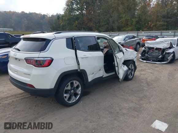 2019 Jeep Compass Limited with VIN 3C4NJCCBXKT676236, listed as a IAAI auction lot 40678393 with 74,532 mi miles. Bid and sale history available at carsss.com. Image 4.