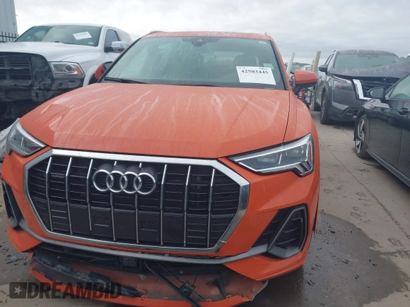 2023 Audi Q3 S line Premium z VIN WA1DECF38P1129821, wystawiony jako IAAI lot #42503445 z przebiegiem 49 651 mil mil oraz . Historia ofert i sprzedaży dostępna na DreamBid. Obrazek 13.