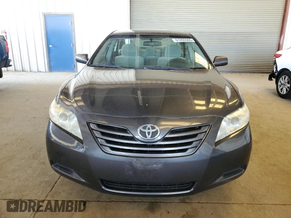 2008 Toyota Camry LE z VIN 4T1BE46K68U747760, wystawiony jako Copart lot #61265565 z przebiegiem 166 379 mil mil oraz Czysty tytuł • Clean title. Historia ofert i sprzedaży dostępna na DreamBid. Obrazek 5.