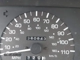 1996 Toyota T100 SR5 z VIN JT4UN24D7T0029477, wystawiony jako IAAI lot #41484412 z przebiegiem 260 843 mil mil oraz . Historia ofert i sprzedaży dostępna na DreamBid. Obrazek 16.