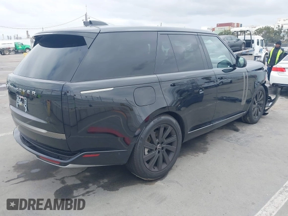 2025 Land Rover Range Rover SE z VIN SALKP9FU1SA280360, wystawiony jako IAAI lot #42067166 z przebiegiem 2 712 mil mil oraz . Historia ofert i sprzedaży dostępna na DreamBid. Obrazek 4.