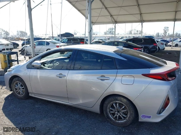 2018 Toyota Prius Prime Plus with VIN JTDKARFP1J3104690, listed as a IAAI auction lot 41620758 with NaN miles. Bid and sale history available at carsss.com. Image 14.