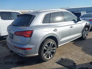 2018 Audi SQ5 Prestige z VIN WA1C4AFY5J2134488, wystawiony jako IAAI lot #41430184 z przebiegiem 82 332 mil mil oraz . Historia ofert i sprzedaży dostępna na DreamBid. Obrazek 4.