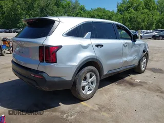 2022 Kia Sorento LX with VIN 5XYRGDLC8NG113406, listed as a IAAI auction lot 42226699 with 60,848 mi miles and . Bid and sale history available at DreamBid. Image 4.