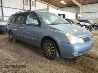 2011 Kia Sedona EX with VIN KNDMH4C78B6375130, listed as a Copart auction lot 68805044 with 151,924 mi miles and Salvage Title. Bid and sale history available at carsss.com. Image 4.