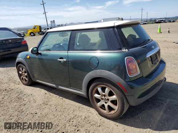 2008 MINI Hardtop z VIN WMWMF33528TT60290, wystawiony jako Copart lot #57363895 z przebiegiem 77 814 mil mil oraz Czysty tytuł • Clean title. Historia ofert i sprzedaży dostępna na DreamBid. Obrazek 2.