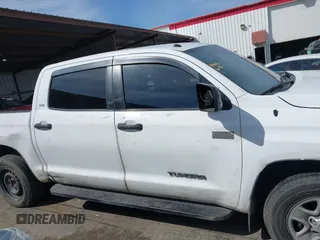 2018 Toyota Tundra 2WD SR5 with VIN 5TFEY5F12JX229395, listed as a IAAI auction lot 41860401 with 211,706 mi miles. Bid and sale history available at carsss.com. Image 13.