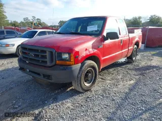 2000 Ford Super Duty F-250 XL with VIN 1FTNX20S9YEE22832, listed as a IAAI auction lot 41631143 with 197,448 mi miles. Bid and sale history available at carsss.com. Image 2.