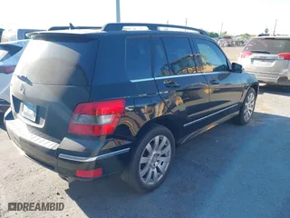 2011 Mercedes-Benz GLK-Class GLK 350 with VIN WDCGG5GB0BF575949, listed as a IAAI auction lot 41852705 with 139,441 mi miles. Bid and sale history available at carsss.com. Image 4.