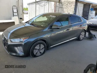 2020 Hyundai Ioniq SE с VIN KMHC75LC9LU242533, выставлен на аукционе Copart как лот 57360115 с пробегом 80 192 миль миль и Списание • Salvage title. История ставок и продаж доступна на DreamBid. Изображение 1.