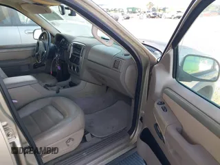 2003 Ford Explorer XLT with VIN 1FMZU73K63ZA27880, listed as a IAAI auction lot 42092466 with 185,070 mi miles and . Bid and sale history available at carsss.com. Image 5.