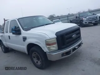 2008 Ford Super Duty F-250 SRW XL with VIN 1FTNX20568ED66942, listed as a IAAI auction lot 41809065 with 270,424 mi miles. Bid and sale history available at carsss.com. Image 1.