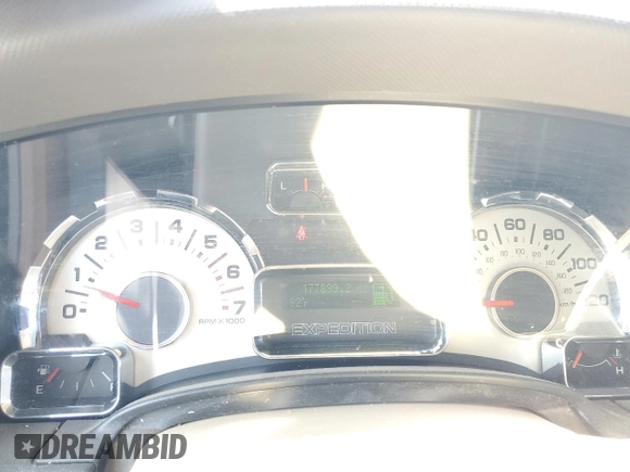 2007 Ford Expedition XLT with VIN 1FMFU15527LA85632, listed as a Copart auction lot 61855455 with 177,899 mi miles and Salvage title. Bid and sale history available at DreamBid. Image 9.