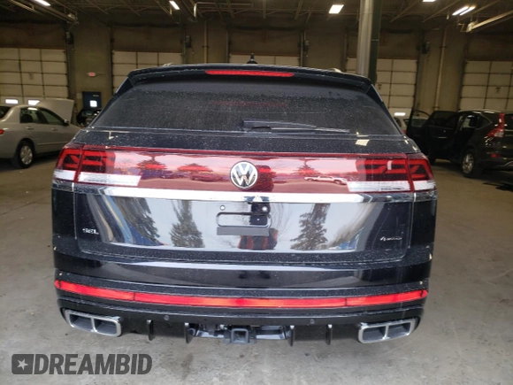 2024 Volkswagen Atlas SEL R-Line z VIN 1V2AE2CA2RC242417, wystawiony jako Copart lot #46358155 z przebiegiem 389 mil mil oraz Szkoda całkowita • Salvage title. Historia ofert i sprzedaży dostępna na DreamBid. Obrazek 6.