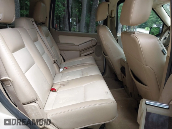 2007 Ford Explorer Limited z VIN 1FMEU75827UA58157, wystawiony jako IAAI lot #42790528 z przebiegiem 242 570 mil mil oraz . Historia ofert i sprzedaży dostępna na DreamBid. Obrazek 8.
