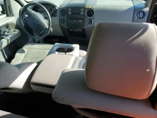 2008 Ford F-150 STX z VIN 1FTRX14W28FB44956, wystawiony jako Copart lot #54774165 z przebiegiem 137 384 mil mil oraz Szkoda całkowita • Salvage title. Historia ofert i sprzedaży dostępna na DreamBid. Obrazek 8.