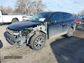 2018 Mitsubishi Outlander ES z VIN JA4AZ3A35JZ058407, wystawiony jako IAAI lot #41428922 z przebiegiem 141 701 mil mil oraz . Historia ofert i sprzedaży dostępna na DreamBid. Obrazek 2.