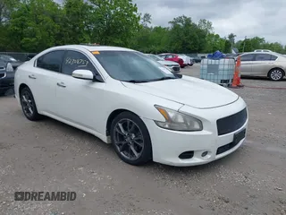 2012 Nissan Maxima SV z VIN 1N4AA5APXCC843044, wystawiony jako IAAI lot #42308753 z przebiegiem 164 307 mil mil oraz . Historia ofert i sprzedaży dostępna na DreamBid. Obrazek 1.
