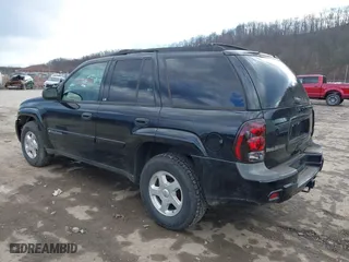 2002 Chevrolet TrailBlazer LS with VIN 1GNDT13SX22308464, listed as a IAAI auction lot 41225470 with 127,370 mi miles. Bid and sale history available at carsss.com. Image 3.