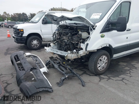 2023 Ford Transit Cargo with VIN 1FTBR1C86PKA02758, listed as a IAAI auction lot 42465866 with 33,095 mi miles and . Bid and sale history available at DreamBid. Image 6.